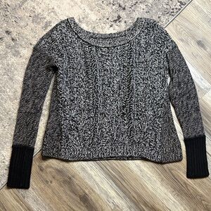 American Eagle Outfitters Black and Gray Knit Sweater 🎄